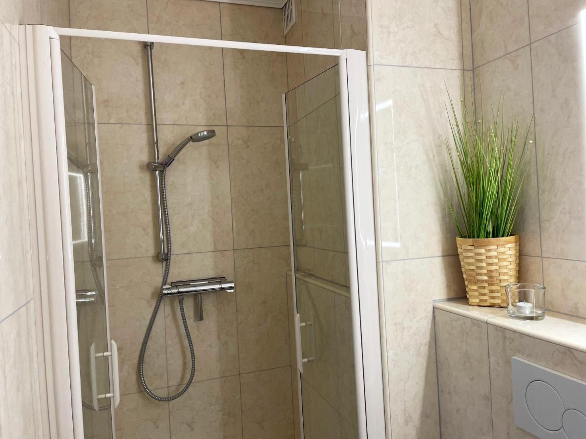 Ferienwohnung Yachthafen-Foerdeblick Γκλύξμπουργκ Εξωτερικό φωτογραφία